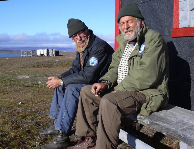 Norwegian friends working for Nanok (left): Otto M. Martens and Ivar Ytreland. Myggbukta 2002.